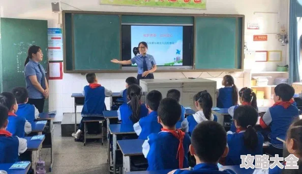 老师脱让学生摸曝光者称发生在某小学三年级课堂已报警